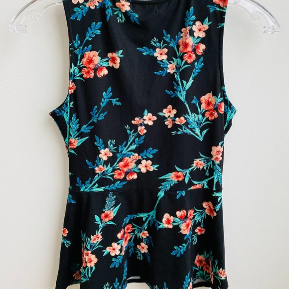 FAITH AND JOY crossover camisole - Picture 3 of 3